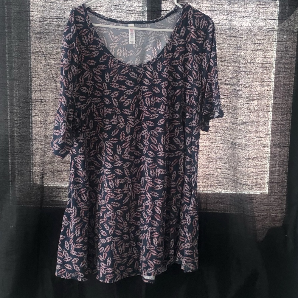 Lula Roe Perfect Tee